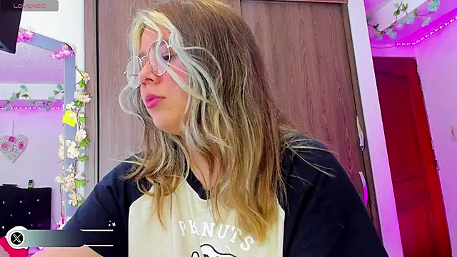 Snapshot of little_tifanny82 chatting on 01/13/25, 03:58 little tifanny82 online show from 01/13/25, 03:58