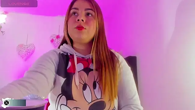 Snapshot of little_tifanny82 chatting on 10/01/25, 09:43 little tifanny82 online show from 10/01/25, 09:43