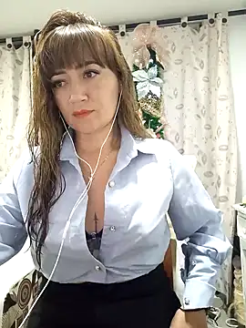 Snapshot of tata_laima__ chatting on 12/18/24, 10:30 tata laima online show from 12/18/24, 10:30