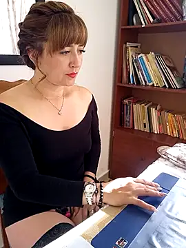 Snapshot of tata_laima__ chatting on 01/15/25, 01:41 tata laima online show from 01/15/25, 01:41