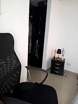 Snapshot of tata_laima__ chatting on 01/29/25, 03:15 tata laima online show from 01/29/25, 03:15