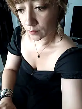 Snapshot of tata_laima__ chatting on 02/04/25, 10:43 tata laima online show from 02/04/25, 10:43