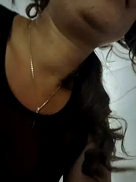 Snapshot of tata_laima__ chatting on 09/18/25, 01:02 tata laima online show from 09/18/25, 01:02