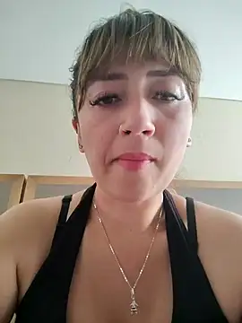 Snapshot of tata_laima__ chatting on 09/29/25, 01:49 tata laima online show from 09/29/25, 01:49