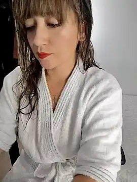 Snapshot of tata_laima__ chatting on 10/06/25, 01:30 tata laima online show from 10/06/25, 01:30