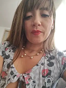 Snapshot of tata_laima__ chatting on 10/18/25, 04:08 tata laima online show from 10/18/25, 04:08