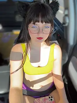 urpuppymoon online show from 02/05/26, 06:56