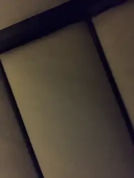 BobbyQ29 online show from 12/04/25, 02:21