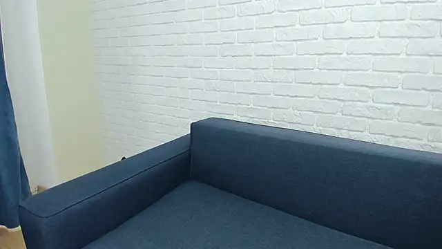 LayaFlow online show from 11/26/25, 08:59