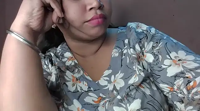 Snapshot of Ravina_patil1 chatting on 01/21/25, 01:08 Ravina patil1 online show from 01/21/25, 01:08