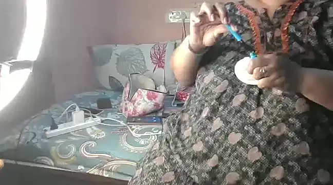 Snapshot of Ravina_patil1 chatting on 01/22/25, 04:02 Ravina patil1 online show from 01/22/25, 04:02