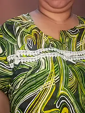 Snapshot of Ravina_patil1 chatting on 02/08/25, 04:25 Ravina patil1 online show from 02/08/25, 04:25