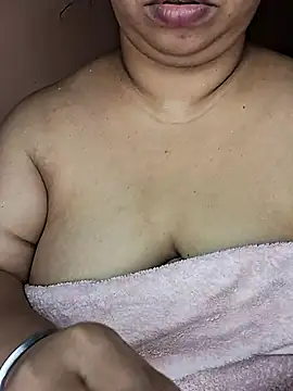 Snapshot of Ravina_patil1 chatting on 02/13/25, 07:13 Ravina patil1 online show from 02/13/25, 07:13