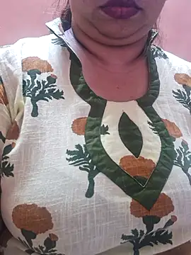 Snapshot of Ravina_patil1 chatting on 03/05/25, 06:34 Ravina patil1 online show from 03/05/25, 06:34