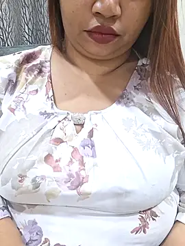 Ravina patil1 online show from 04/13/26, 08:14