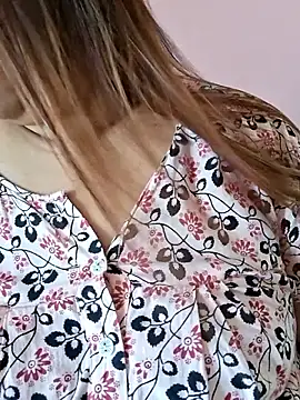 Ravina patil1 online show from 04/18/26, 07:12