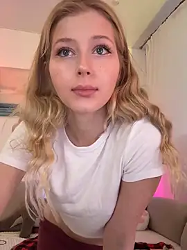 LunaRase online show from 12/16/25, 09:58