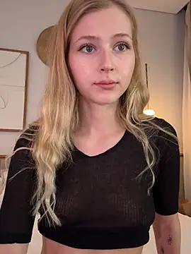 LunaRase online show from 01/11/26, 02:49