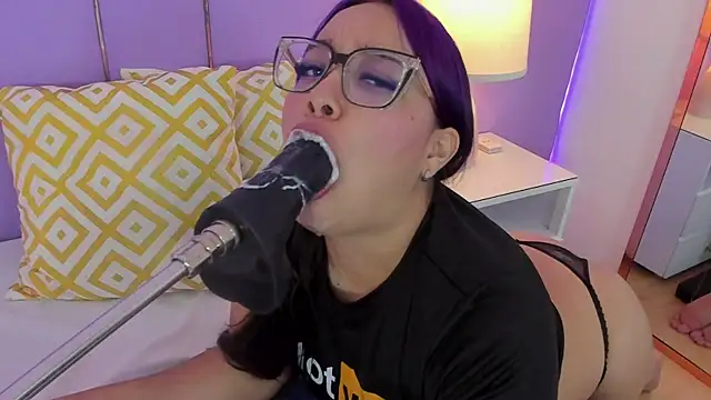 SophyRuiz  online show from 03/28/26, 11:54