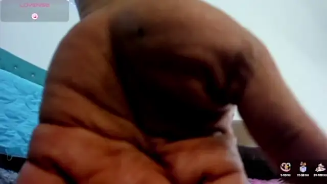 Snapshot of TIINABELL chatting on 12/31/24, 04:27 TIINABELL online show from 12/31/24, 04:27