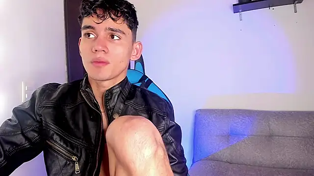 Snapshot of EstebanPerez_ chatting on 01/24/25, 12:52 EstebanPerez online show from 01/24/25, 12:52