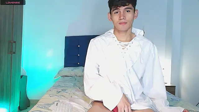 Snapshot of EstebanPerez_ chatting on 03/14/25, 01:46 EstebanPerez online show from 03/14/25, 01:46