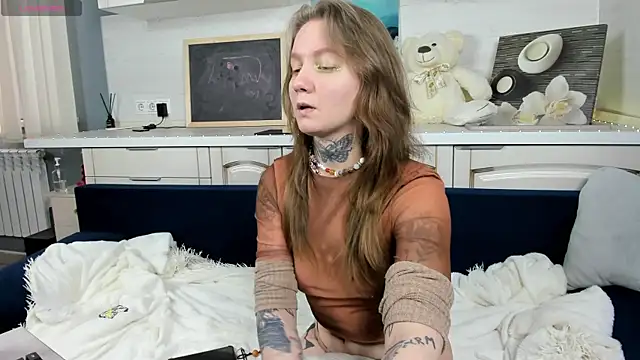 Mary Xextra online show from 04/17/26, 09:34