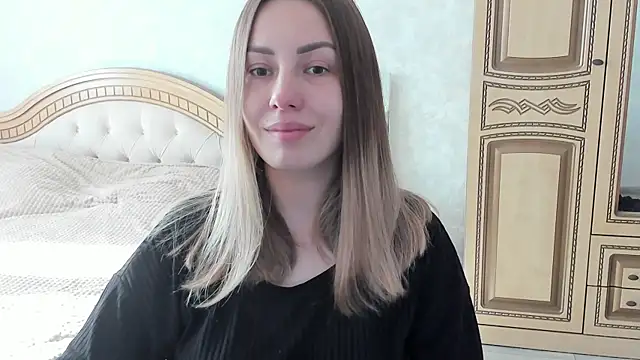 Mia shy1 online show from 09/14/25, 06:12