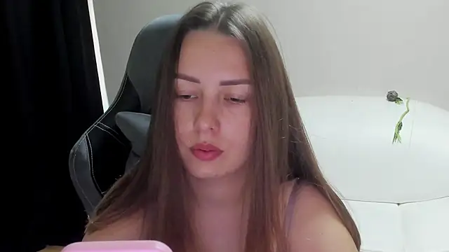 Snapshot of Mia_shy1 chatting on 06/19/26, 05:12 Mia shy1 online show from 06/19/26, 05:12