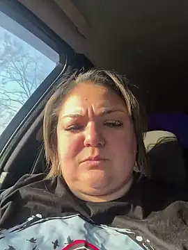 Snapshot of MikyVesela chatting on 02/07/25, 02:04 MikyVesela online show from 02/07/25, 02:04