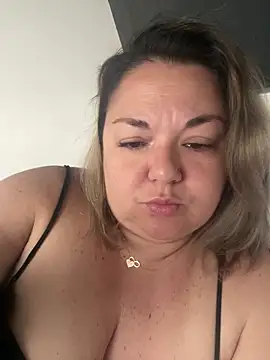 MikyVesela online show from 05/13/26, 08:12