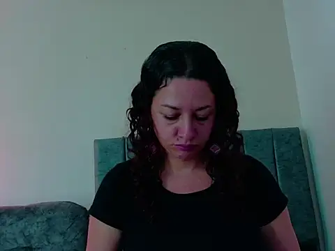 Snapshot of ArtesanaMK chatting on 05/14/26, 05:20 ArtesanaMK online show from 05/14/26, 05:20