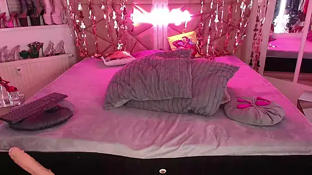 Snapshot of bonnievonclyde chatting on 02/26/25, 07:16 bonnievonclyde online show from 02/26/25, 07:16