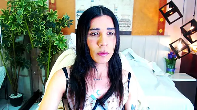 Snapshot of SaraSofia44 chatting on 06/16/26, 04:31 SaraSofia44 online show from 06/16/26, 04:31