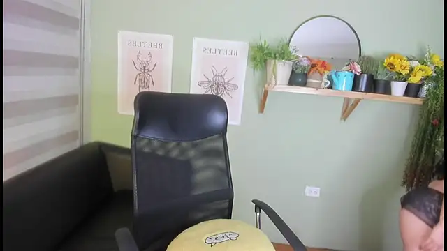 Aliiz 01 online show from 02/06/25, 10:26