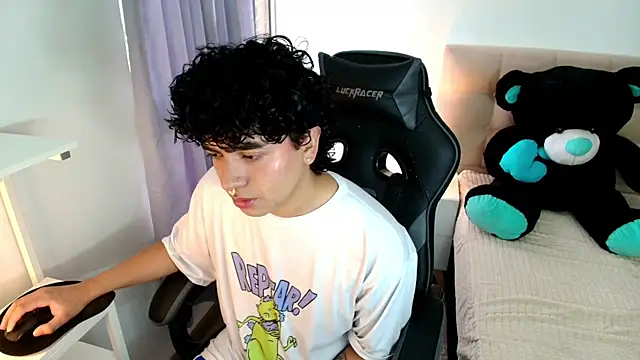  nickconnor01 online show from 12/07/24, 08:49