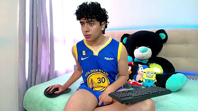  nickconnor01 online show from 12/13/24, 07:53