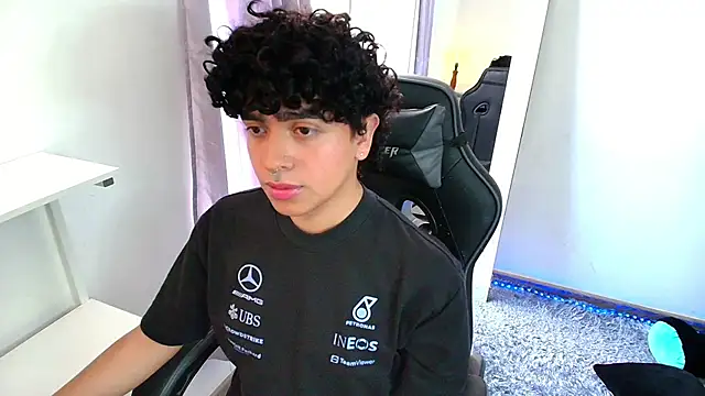  nickconnor01 online show from 01/07/25, 08:21