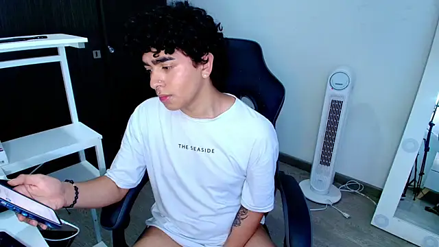  nickconnor01 online show from 01/29/25, 08:46