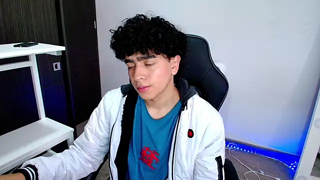  nickconnor01 online show from 02/04/25, 07:55