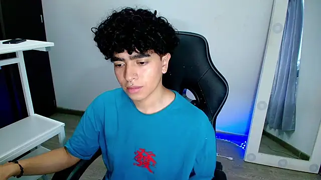  nickconnor01 online show from 02/04/25, 10:55