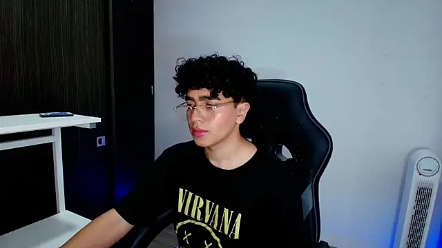  nickconnor01 online show from 02/05/25, 08:57