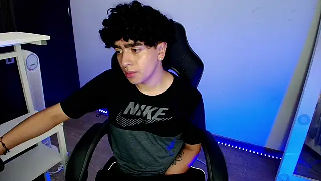  nickconnor01 online show from 02/07/25, 10:41