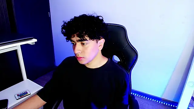  nickconnor01 online show from 02/11/25, 07:05