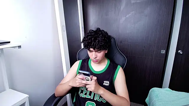  nickconnor01 online show from 02/19/25, 05:38