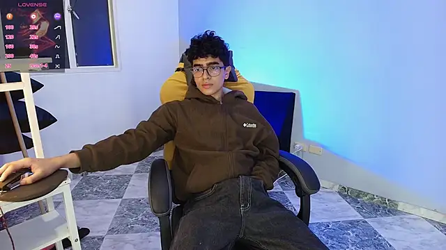  nickconnor01 online show from 09/19/25, 04:58