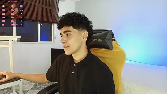  nickconnor01 online show from 10/01/25, 04:40