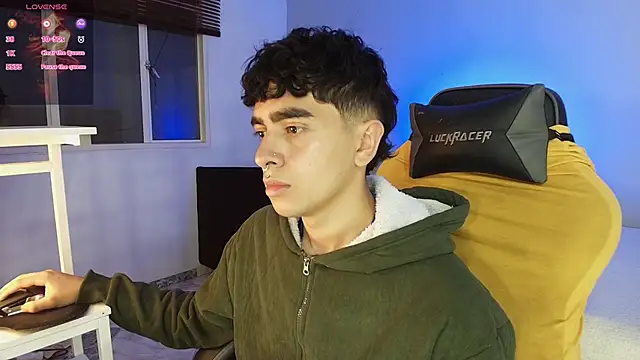  nickconnor01 online show from 10/05/25, 12:42