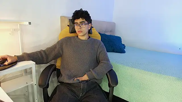  nickconnor01 online show from 10/16/25, 06:25