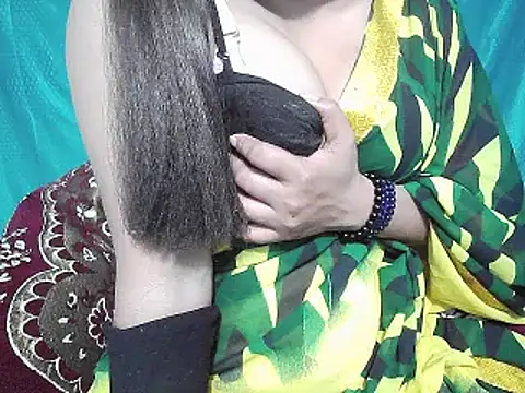 Snapshot of YourGoldenGirl chatting on 02/15/26, 04:25 YourGoldenGirl online show from 02/15/26, 04:25